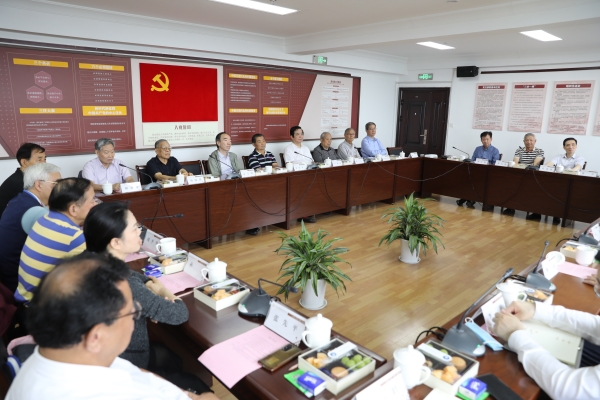 庆中秋迎国庆 话团圆谋发展——米兰体育集团召开老干部座谈会_副本.jpg